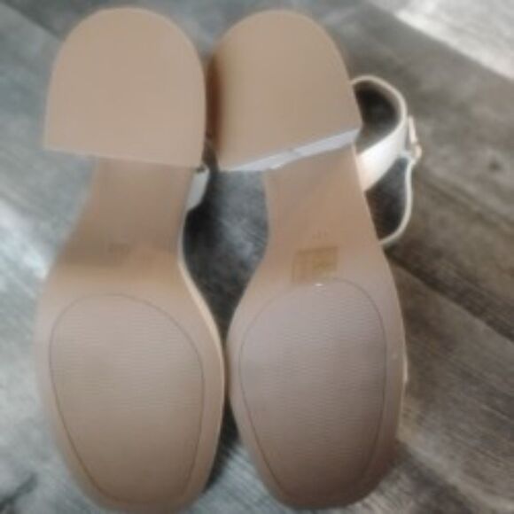 Dream Paris Women's Size 10 Faux White Leather Platform Heels - NWT - Picture 4 of 11